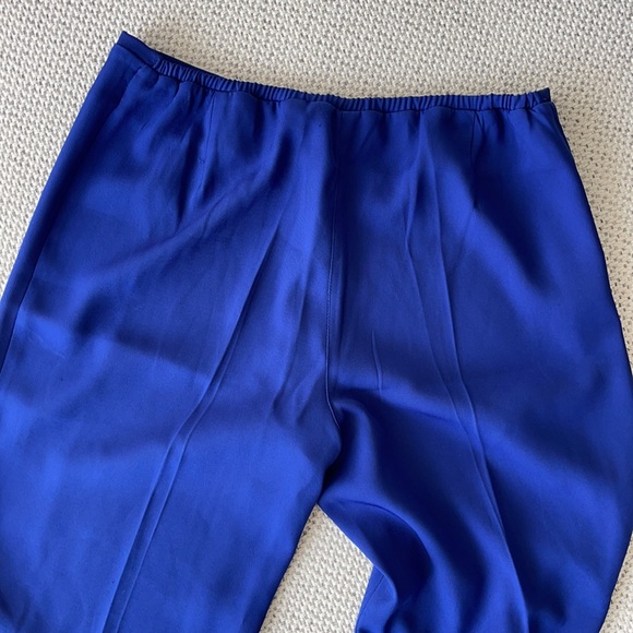 Long and wide pants. - Picture 3 of 5